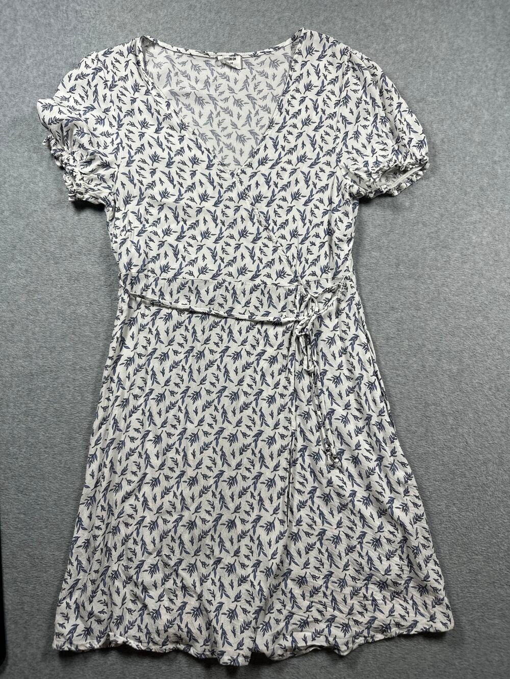 Cotton On Mini Wrap Dress Women's SZ XS White Blue Floral V-Neck Short Sleeves